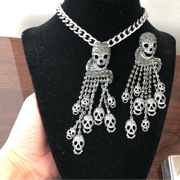 ‼️🔥last chance Unisex gunmetal color Rhinestone skull single earring - Picture 10 of 10